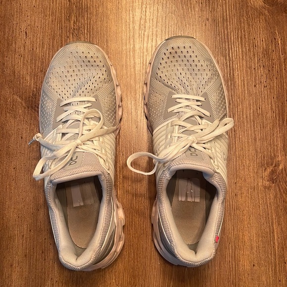 ON Cloudswift Running Shoes in Glacier White - Picture 1 of 5
